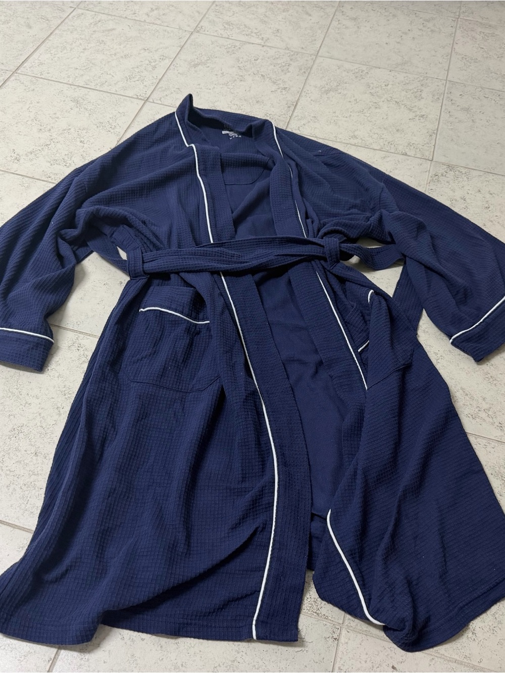 Hardly Worn Fruit of the Loom One Size Navy Waffle Knit Robe with White piping